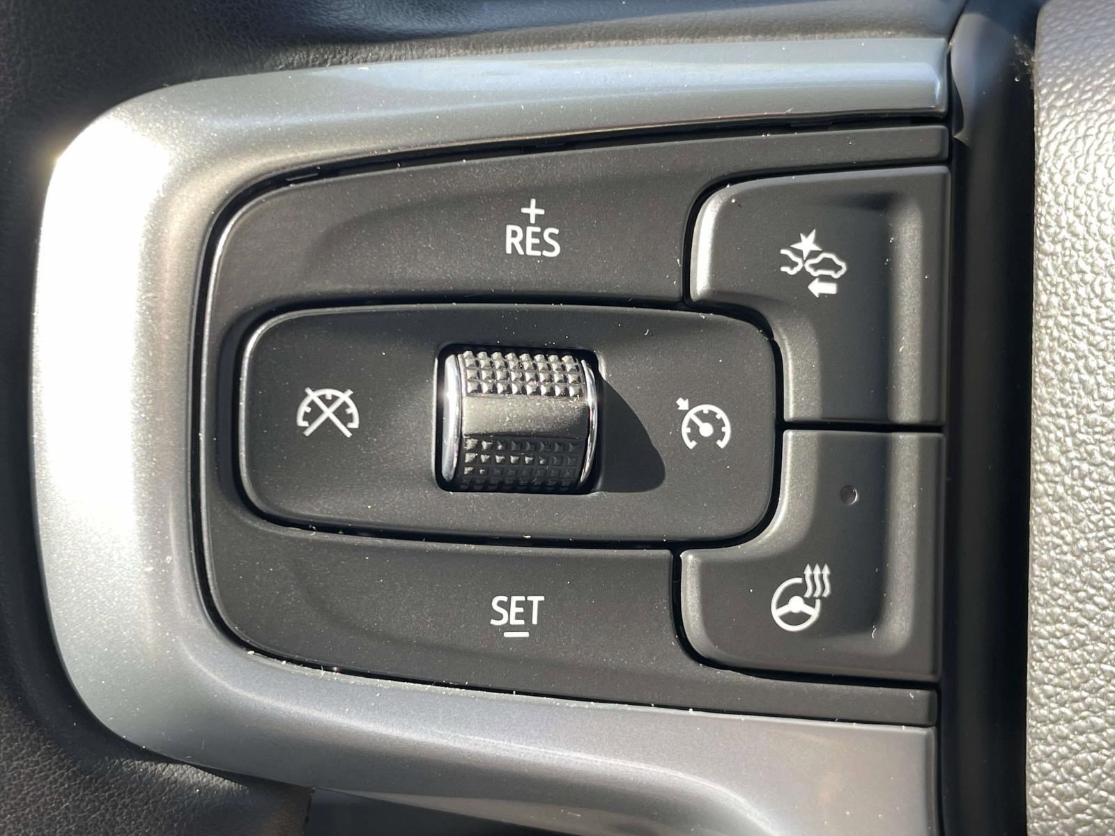 Used 2023 Chevrolet Suburban Premier AWD/4WD image 29