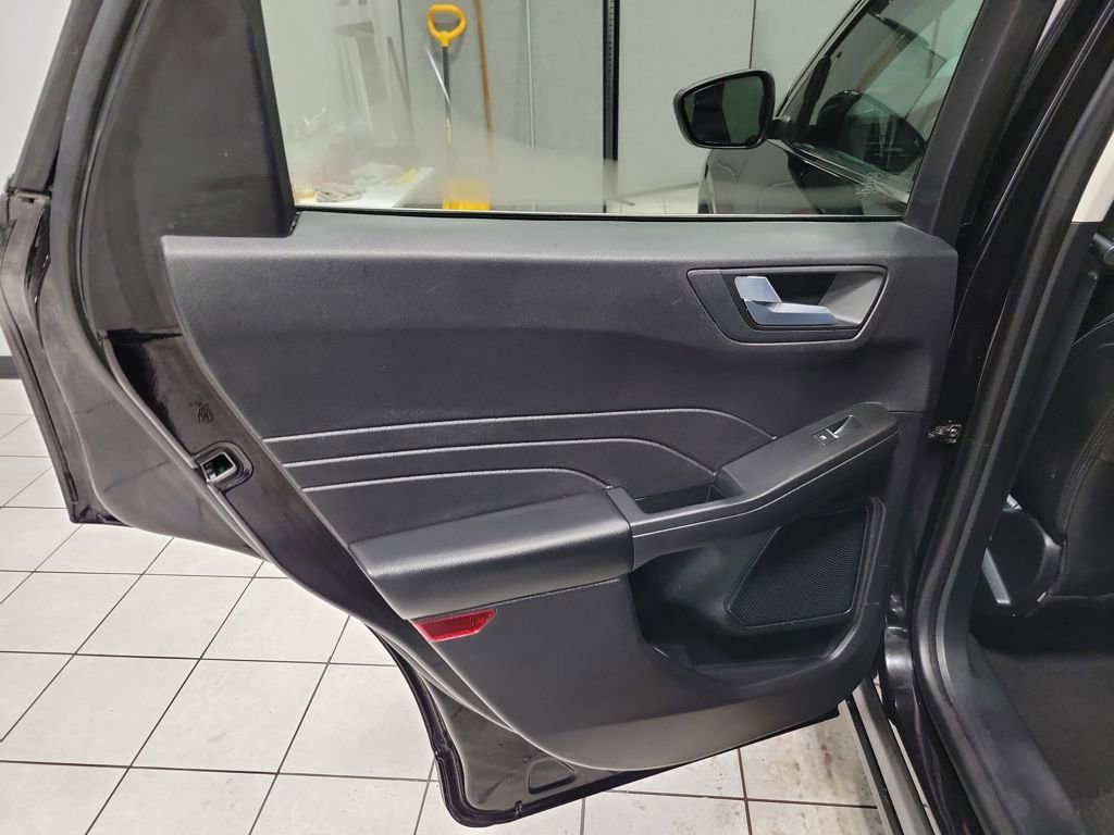 Used 2022 Ford Escape Titanium image 35