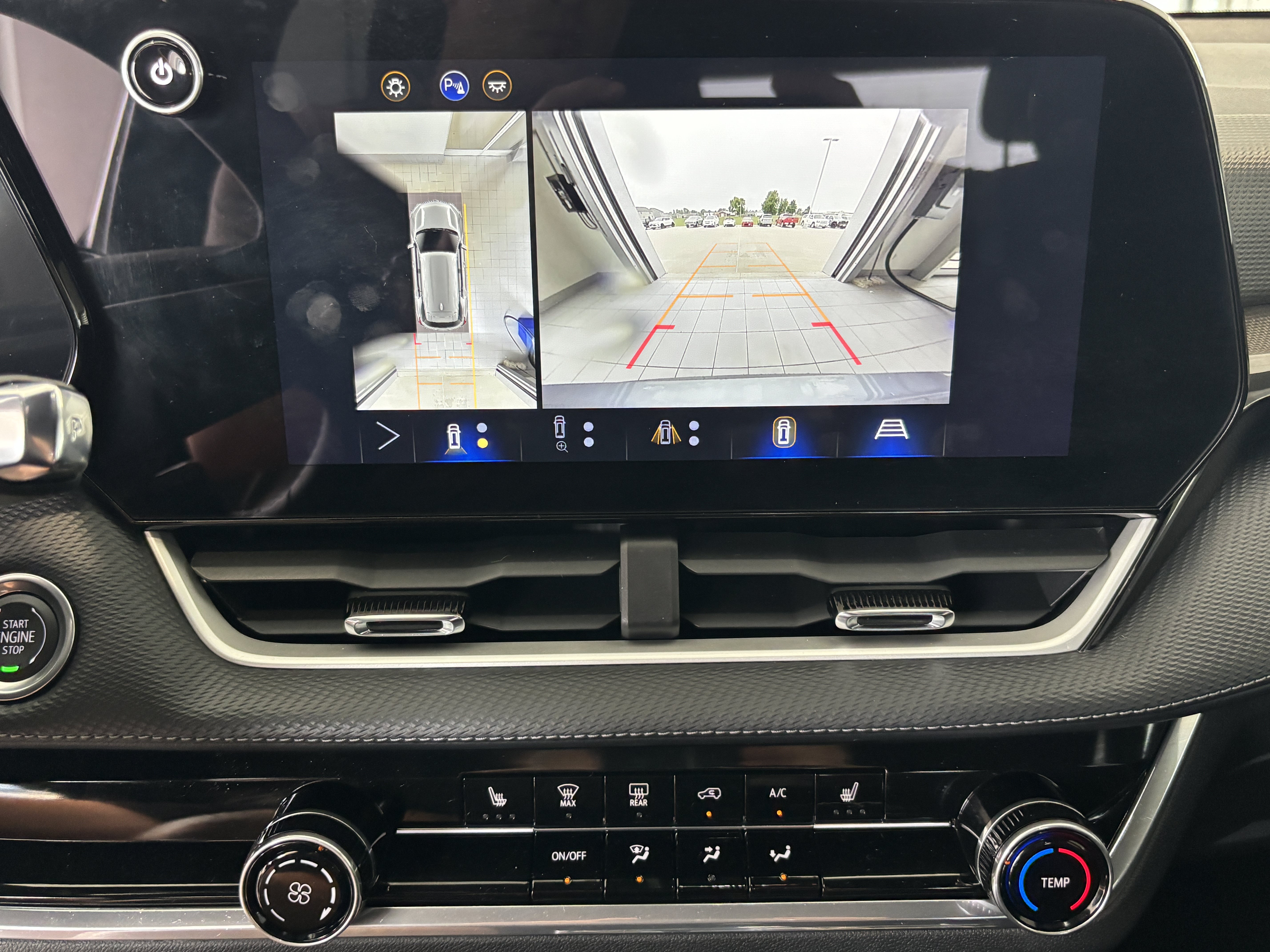 Used 2025 Chevrolet Equinox LT w/ Safety and Technology Package FWD image 15