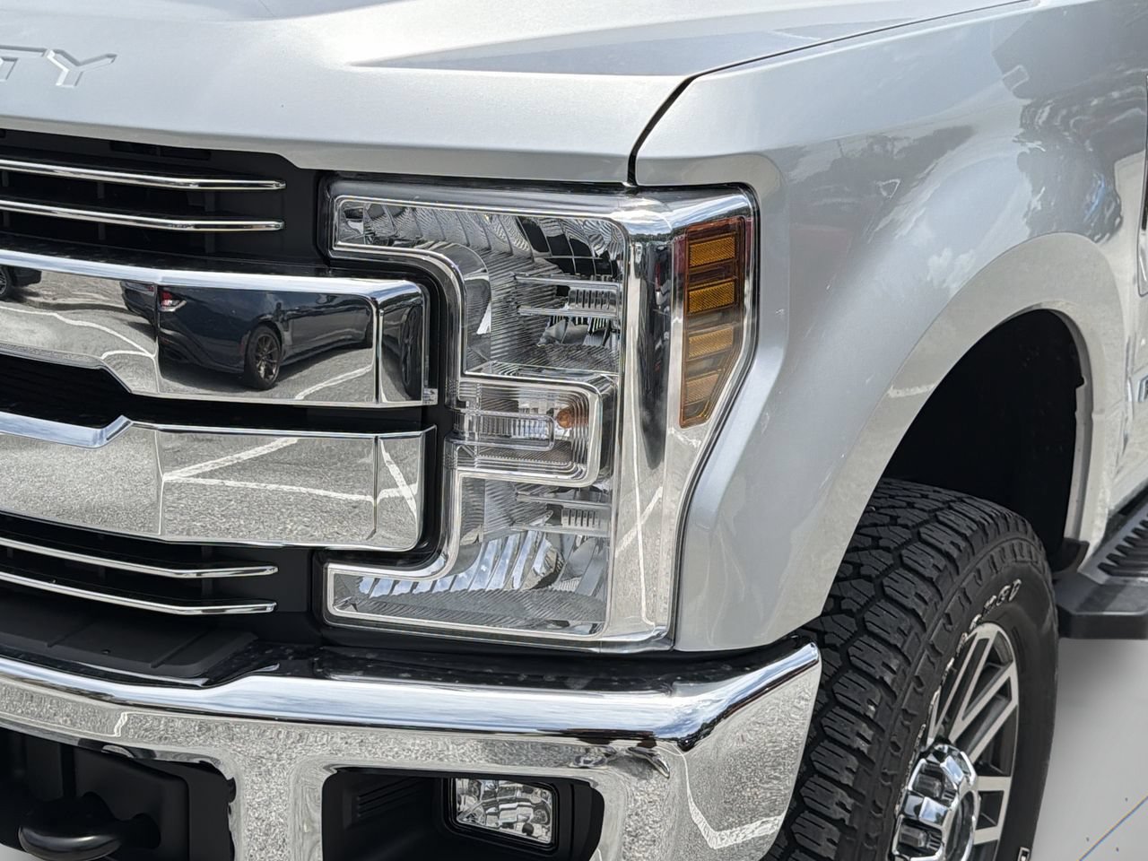 Used 2019 Ford F350 Lariat w/ Lariat Ultimate Package AWD/4WD image 6