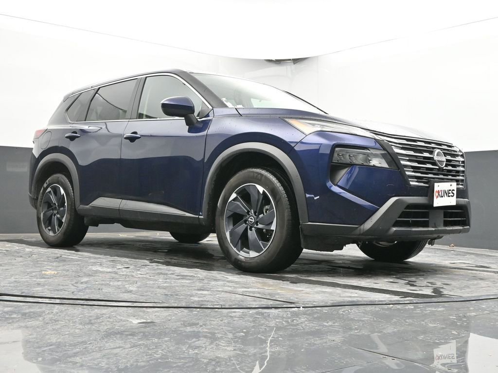 Used 2024 Nissan Rogue SV image 41