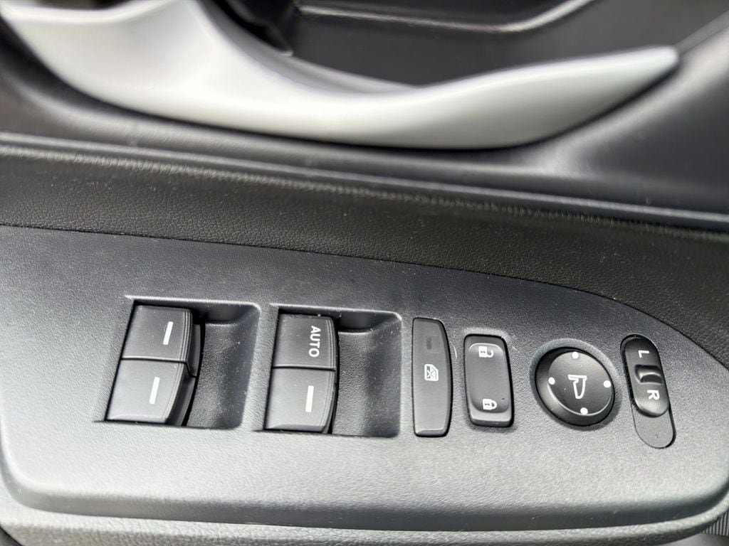 Used 2020 Honda CR-V LX image 16