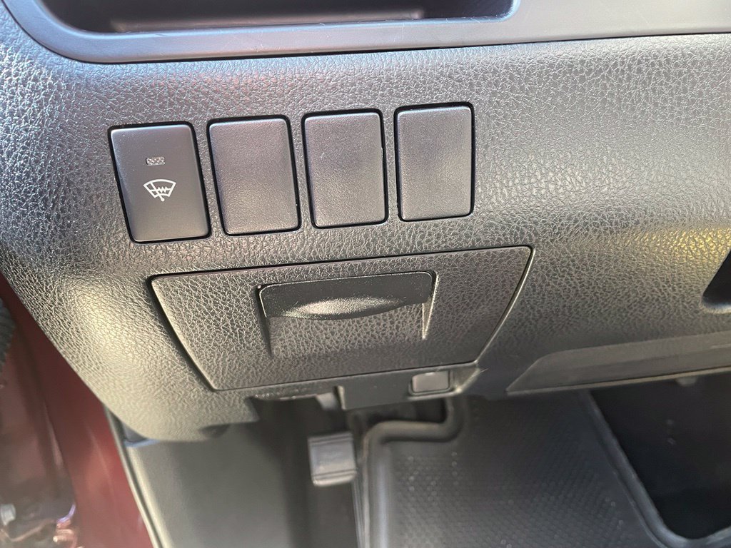 Used 2016 Toyota Highlander LE FWD image 13
