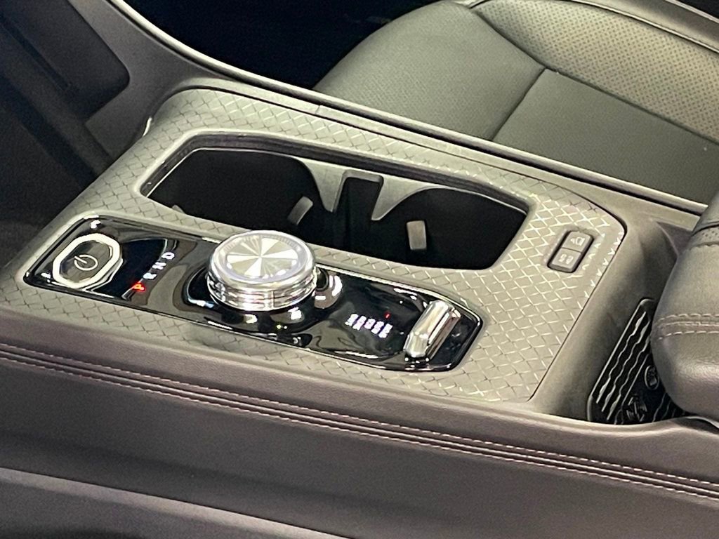 Used 2025 Jeep Wagoneer S Limited AWD/4WD image 23
