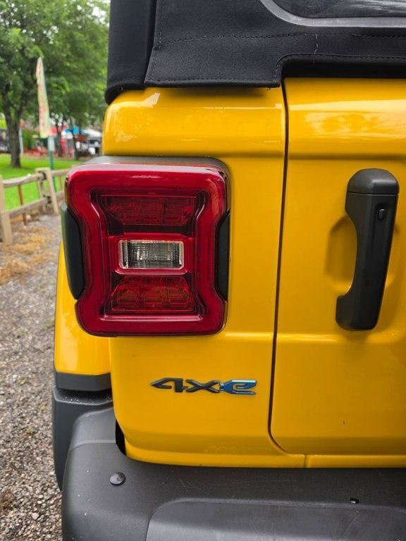 Used 2021 Jeep Wrangler Unlimited Rubicon 4xe w/ Steel Bumper Group AWD/4WD image 2
