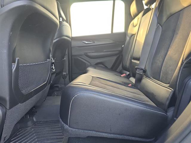 Used 2023 Jeep Grand Cherokee Altitude image 8