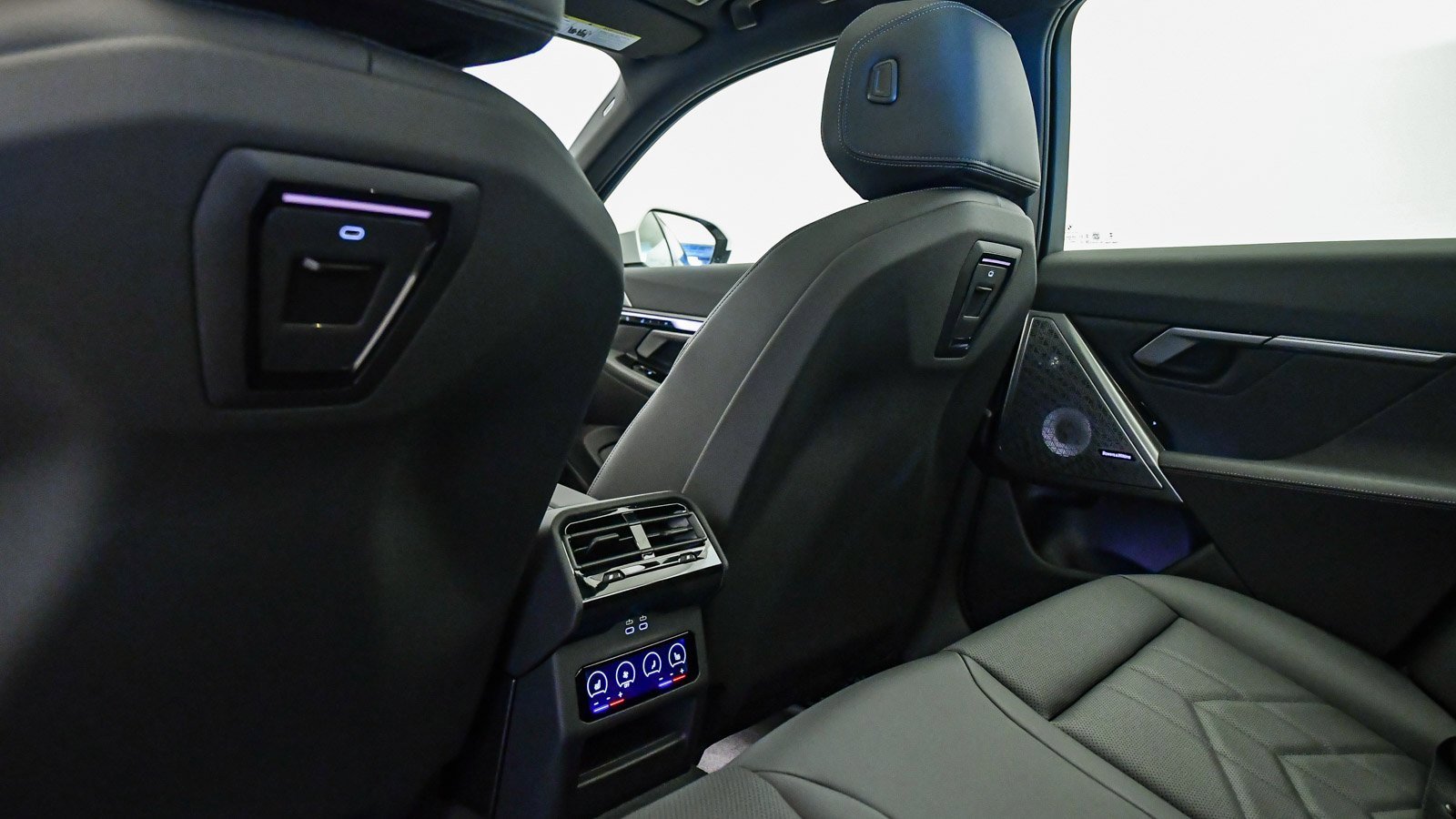 New 2026 BMW 550e xDrive image 25