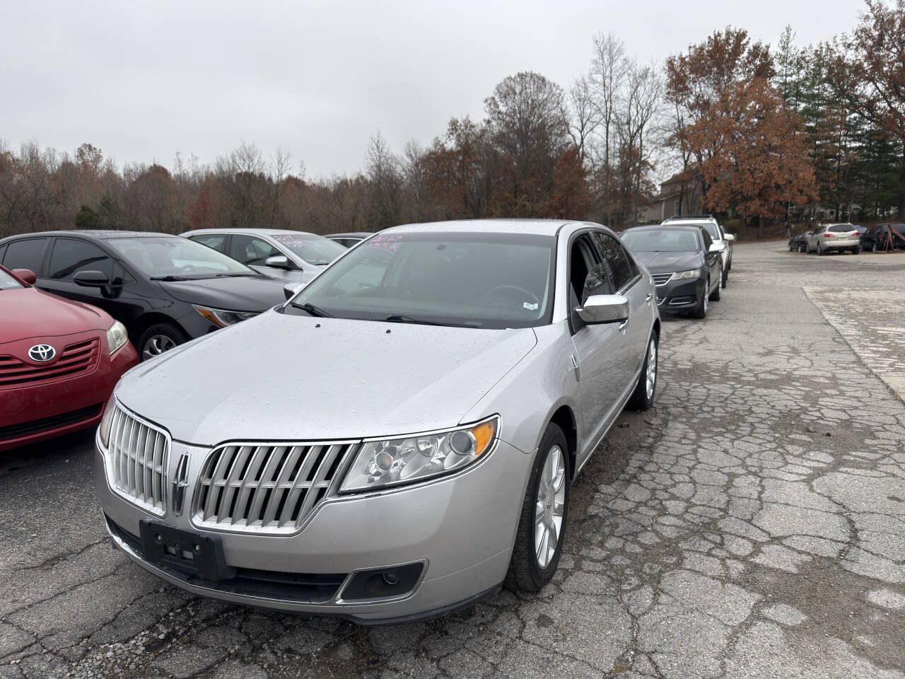 Used 2012 Lincoln MKZ FWD image 2