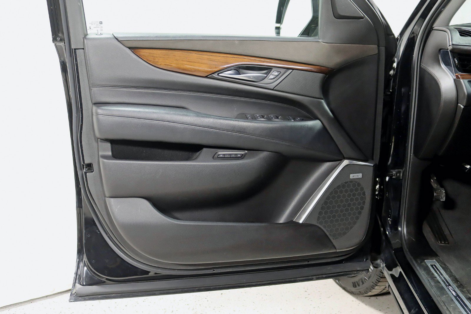 Used 2017 Cadillac Escalade ESV Luxury image 39