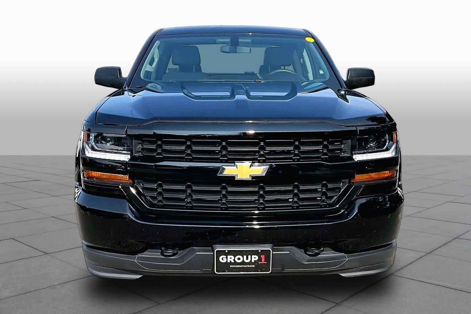 Used 2018 Chevrolet Silverado 1500 Custom w/ Trailering Package AWD/4WD image 4