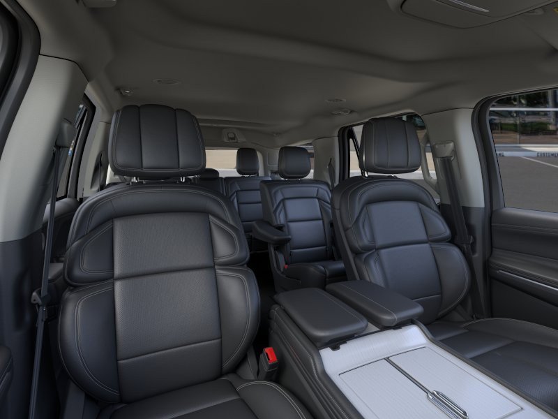 New 2026 Lincoln Navigator Premiere AWD/4WD image 10