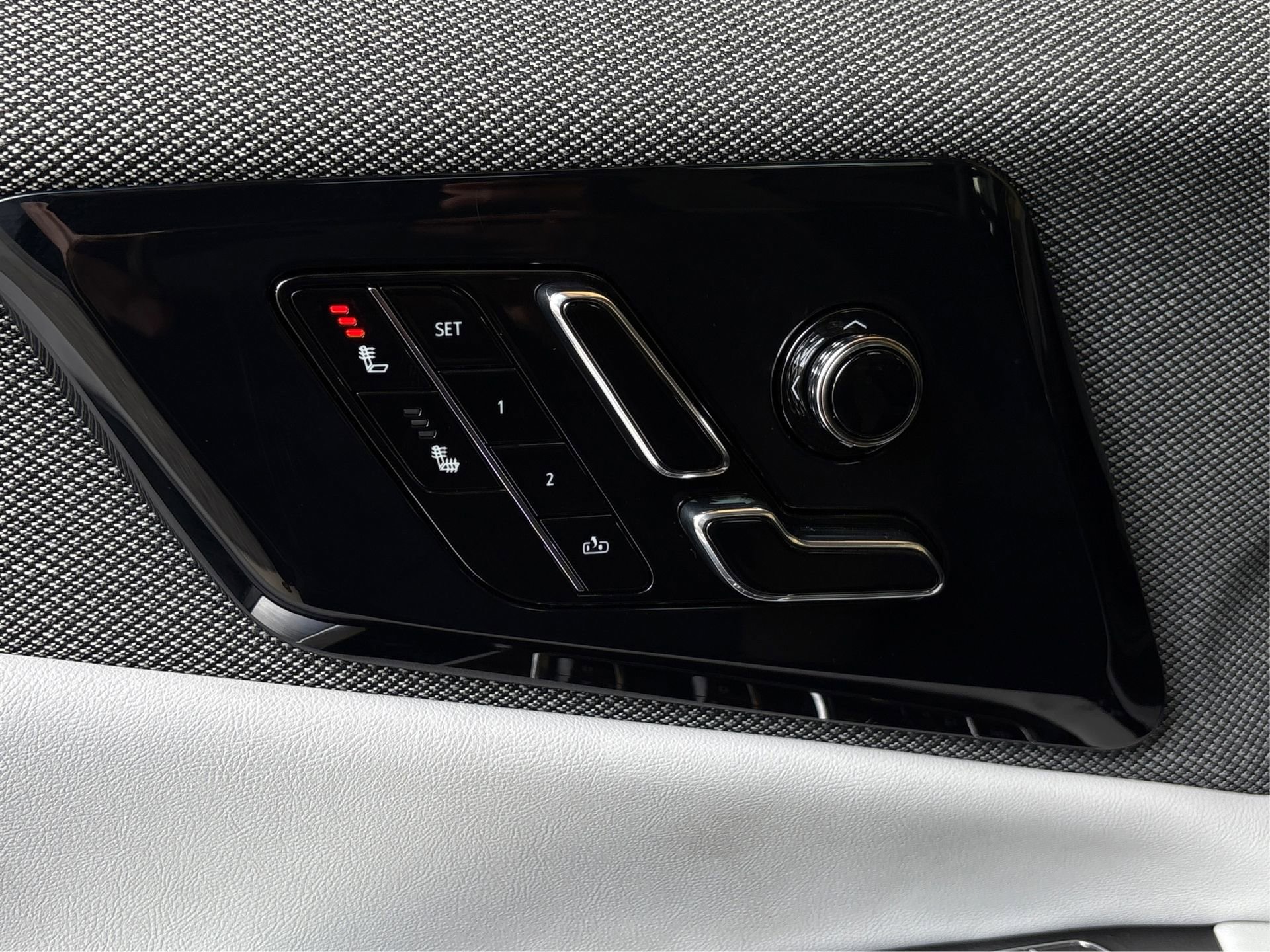 New 2026 Cadillac Optiq Sport 1 image 31