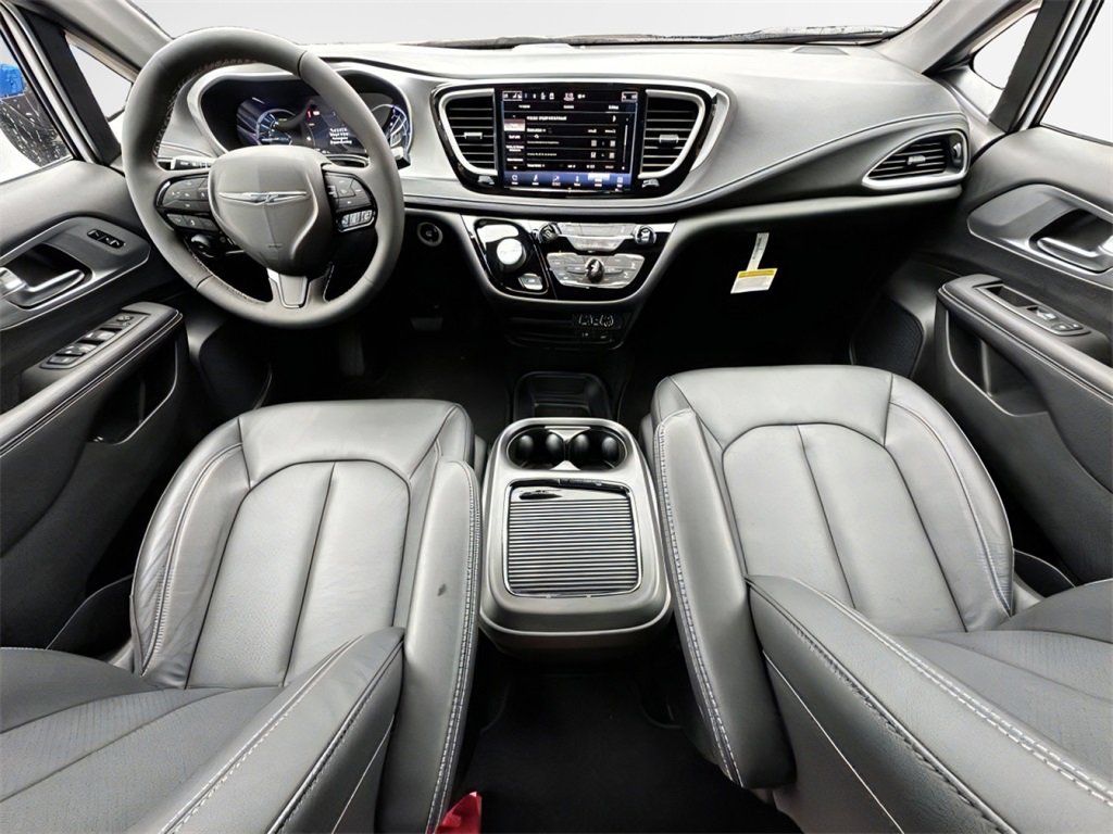 New 2022 Chrysler Pacifica Touring-L w/ S Appearance Package image 24