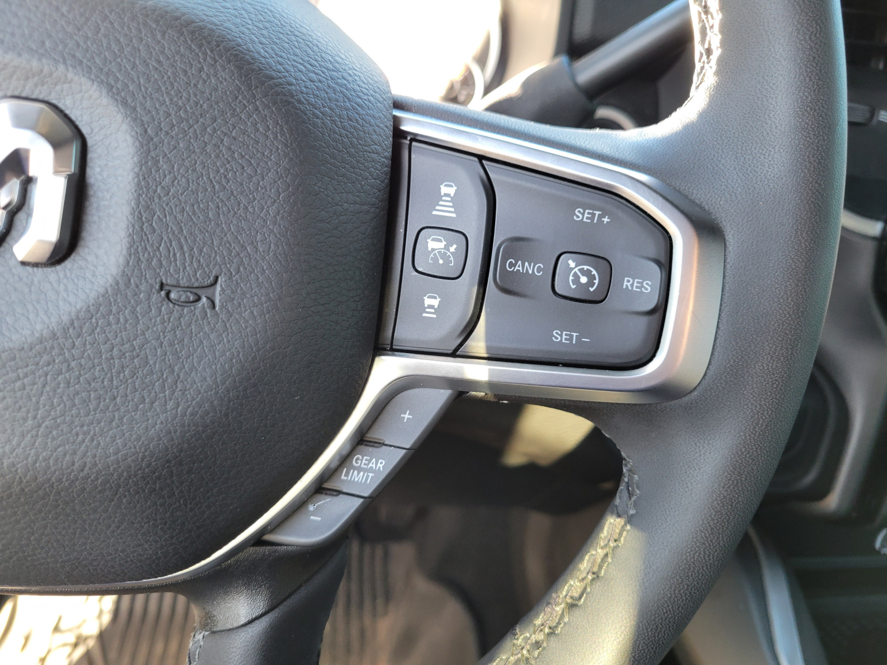 Certified 2025 RAM 2500 Big Horn AWD/4WD image 23