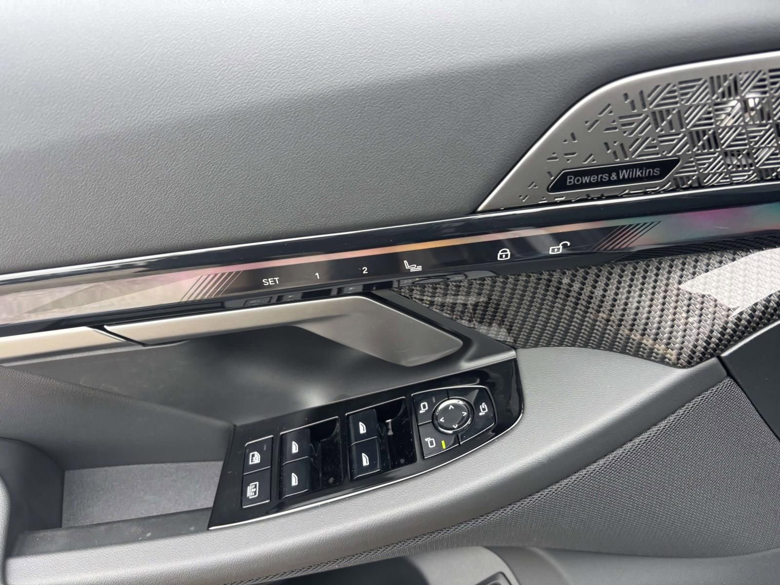 New 2026 BMW 550e xDrive image 13