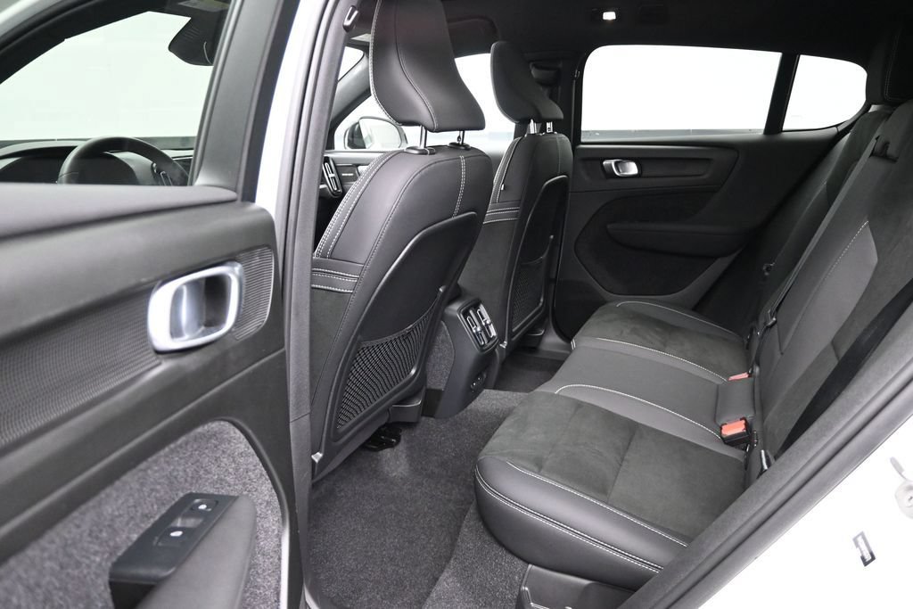 Used 2023 Volvo C40 P8 Recharge Ultimate AWD/4WD image 15