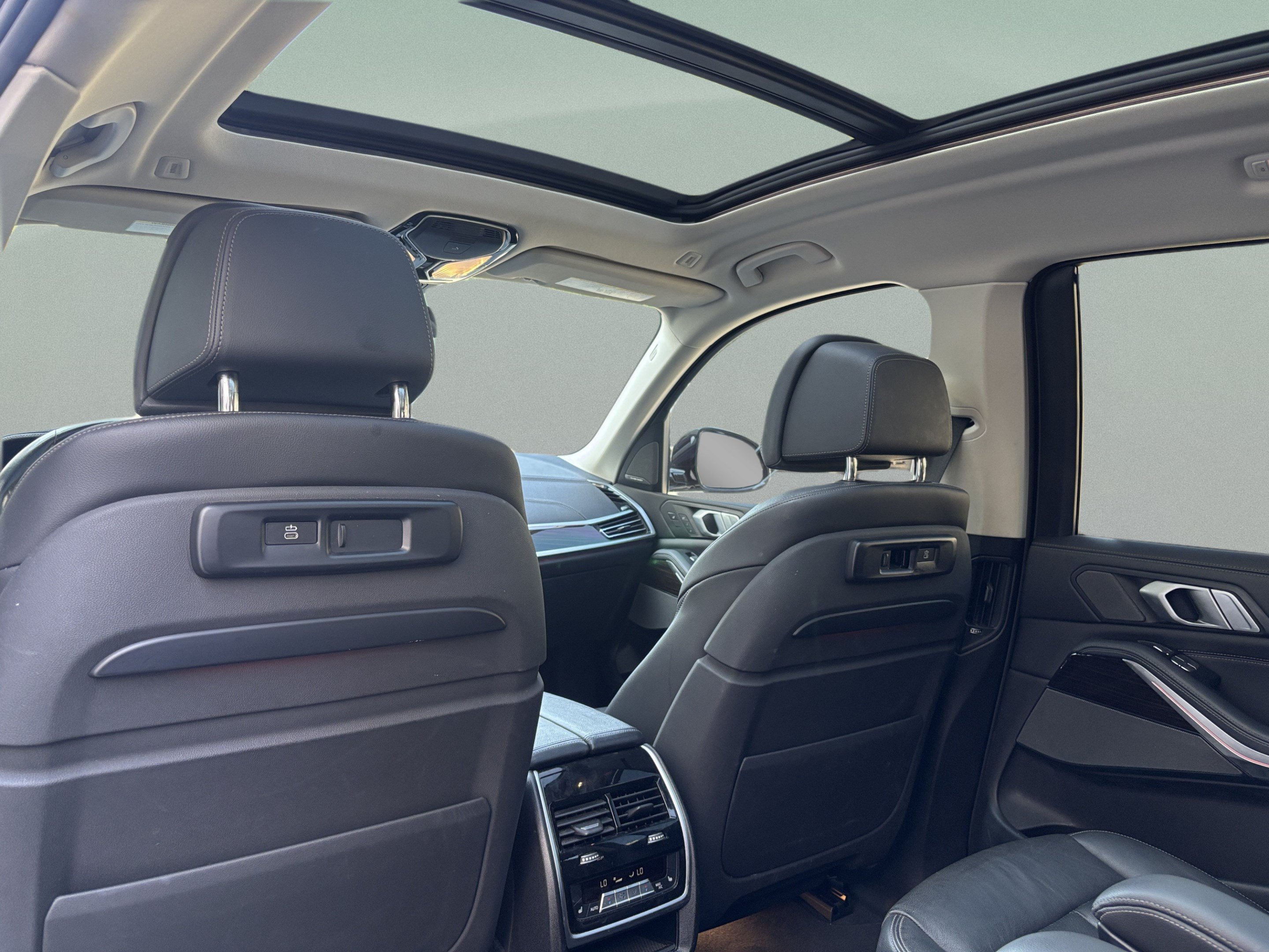 Used 2019 BMW X7 xDrive50i w/ Premium Package AWD/4WD image 33
