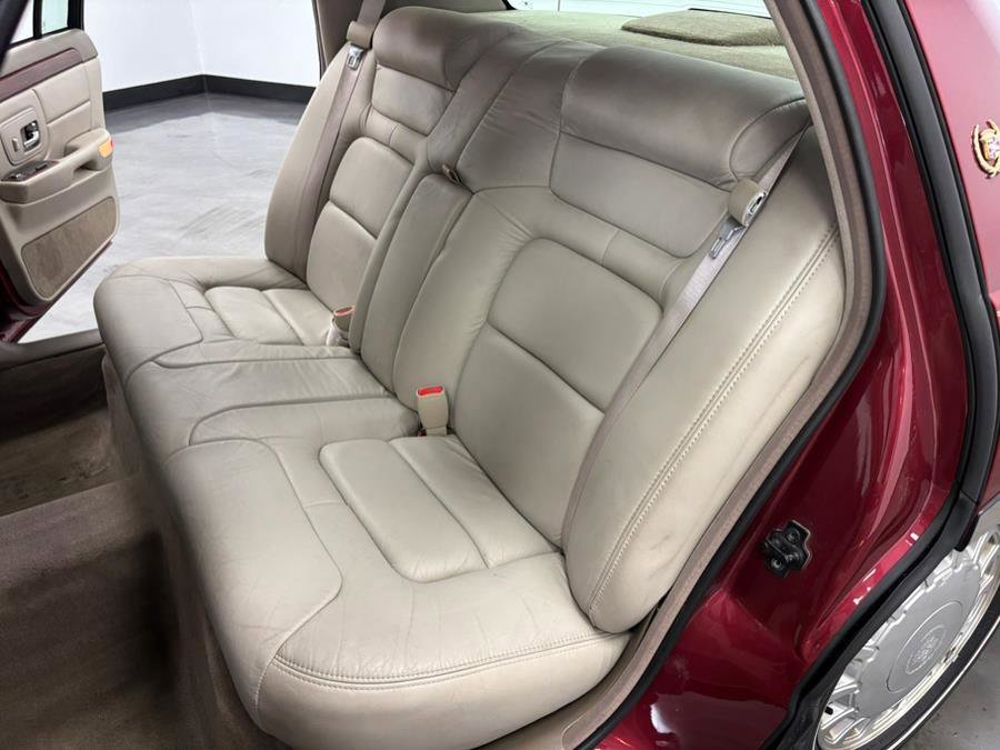 Used 1997 Cadillac De Ville Sedan w/ Comfort/Convenience Pkg image 39