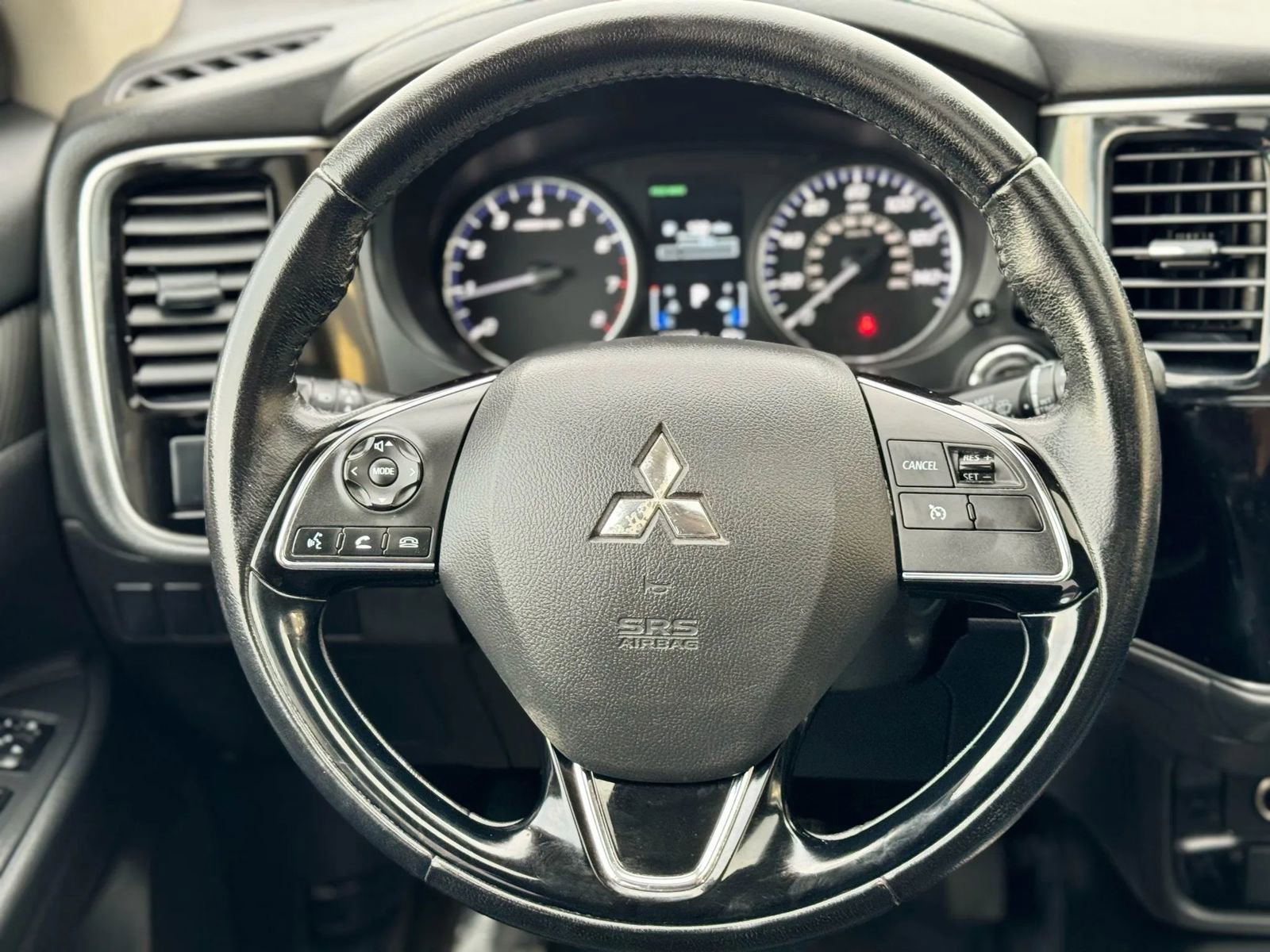 Used 2017 Mitsubishi Outlander SE image 13