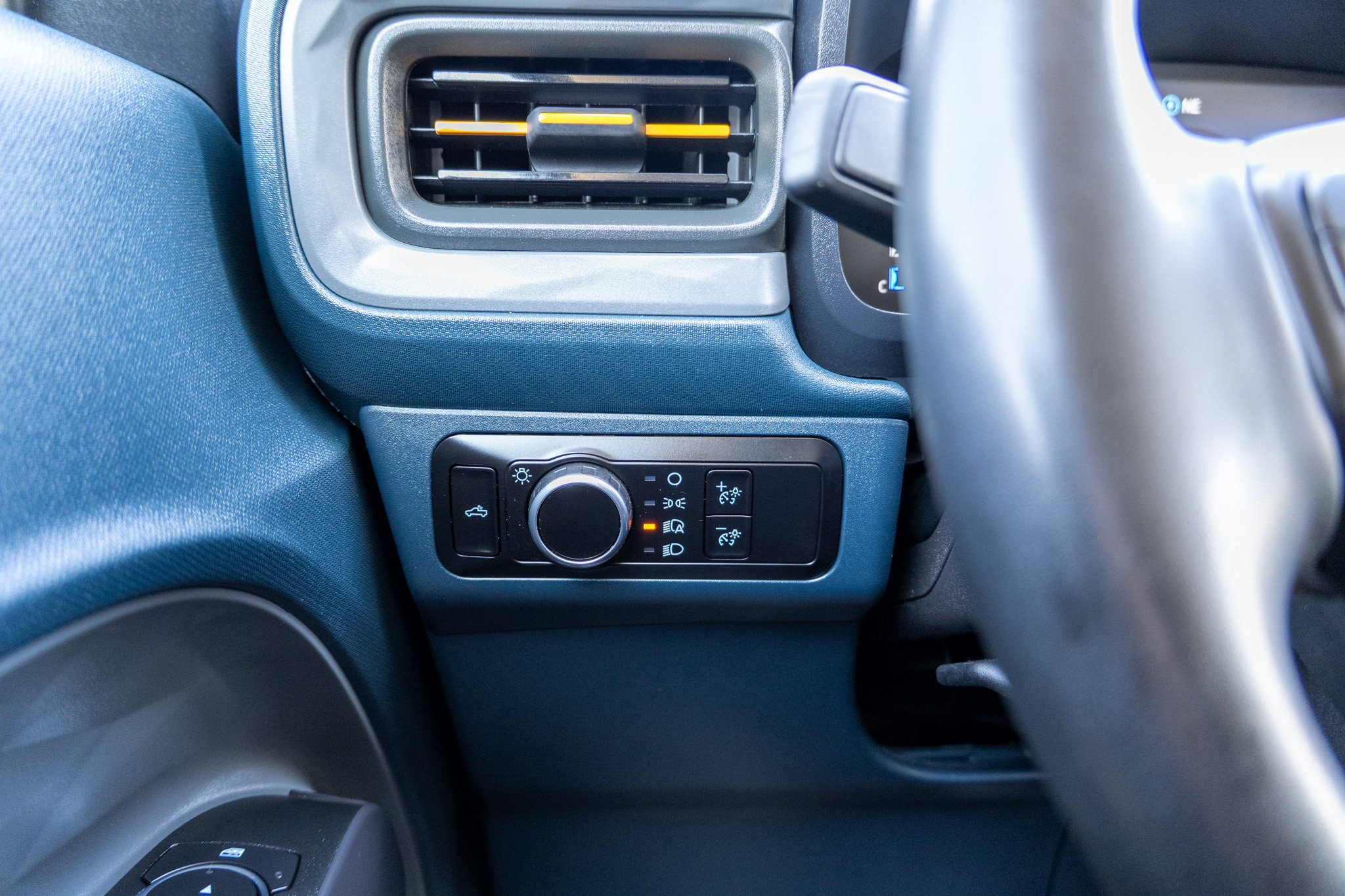 Used 2025 Ford Maverick Tremor image 32