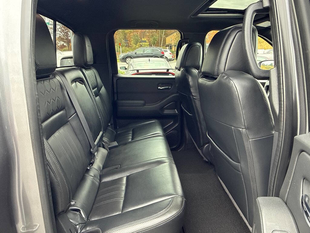 Used 2022 Nissan Frontier PRO-4X image 14