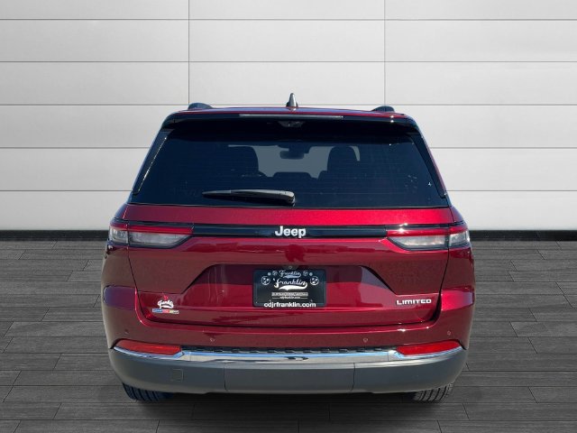 Certified 2025 Jeep Grand Cherokee Limited w/ Luxury Tech Group II RWD image 5