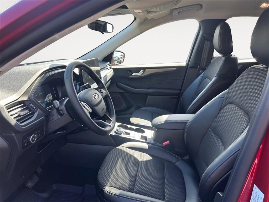 New 2025 Ford Escape SE image 10