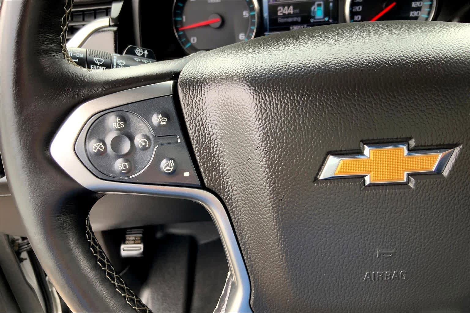 Used 2015 Chevrolet Suburban LT w/ Luxury Package RWD image 20