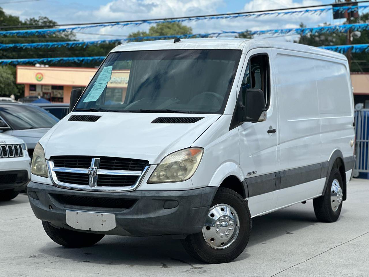 Used 2008 Dodge Sprinter 2500 RWD image 3