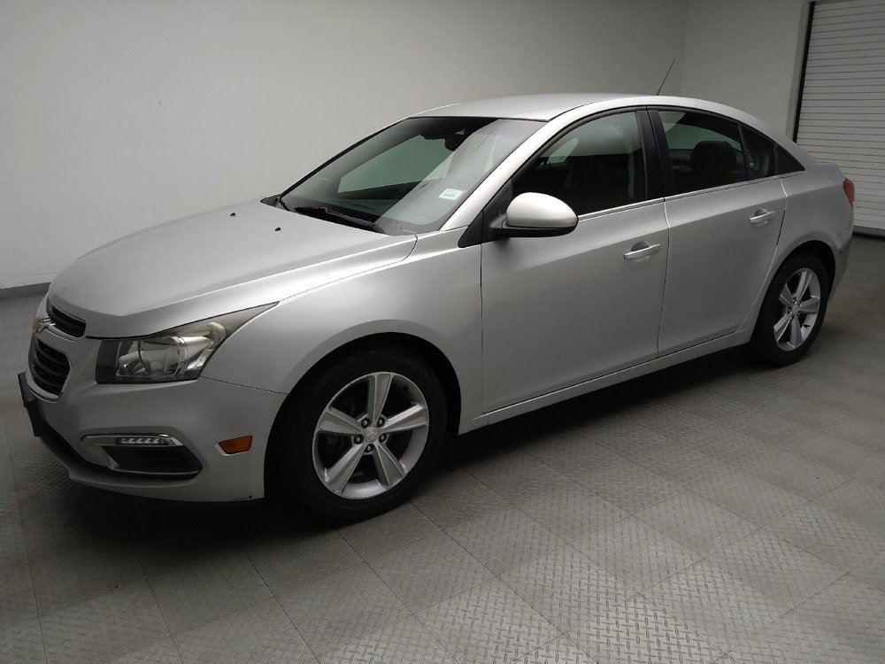 Used 2015 Chevrolet Cruze LT FWD image 2