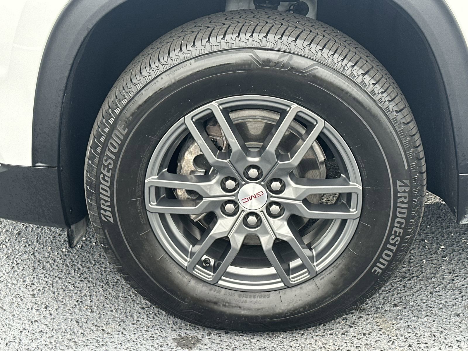 Used 2025 GMC Acadia Elevation AWD/4WD image 13