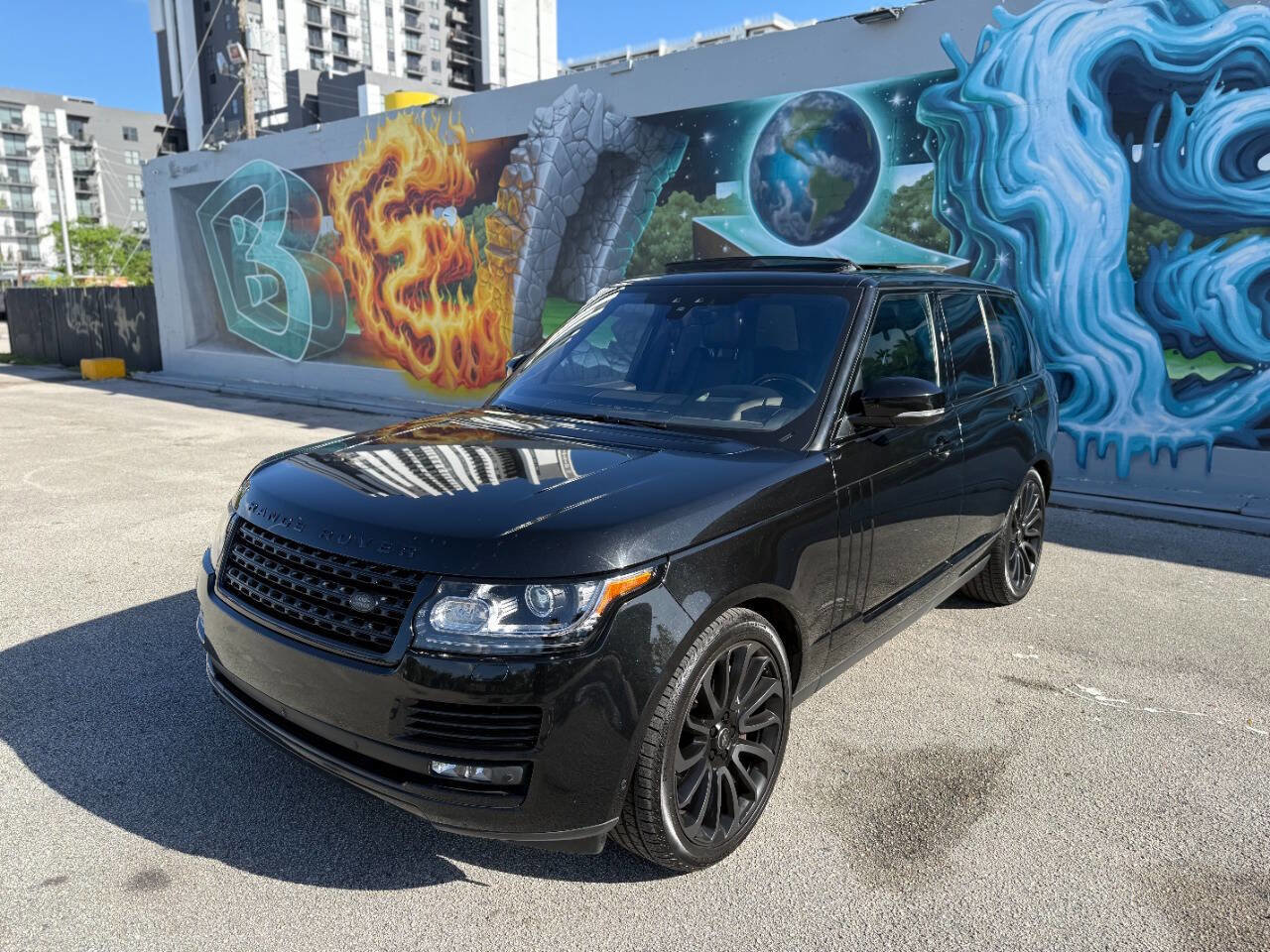Used 2017 Land Rover Range Rover Supercharged image 2