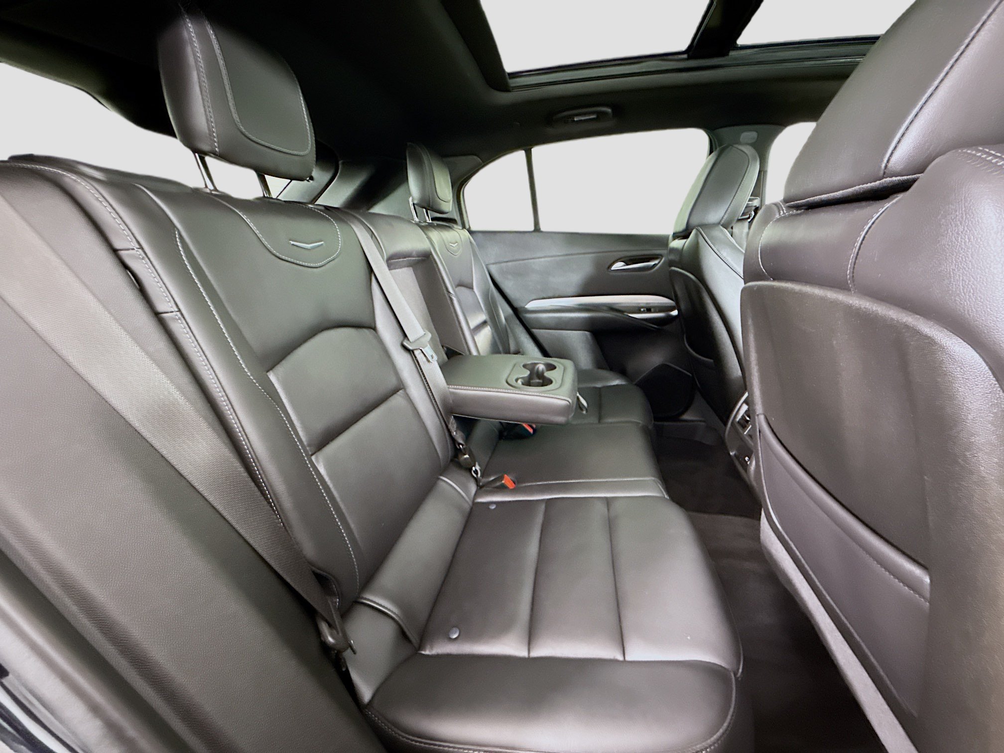 Used 2022 Cadillac XT4 Premium Luxury w/ Enhanced Visibility Package FWD image 28