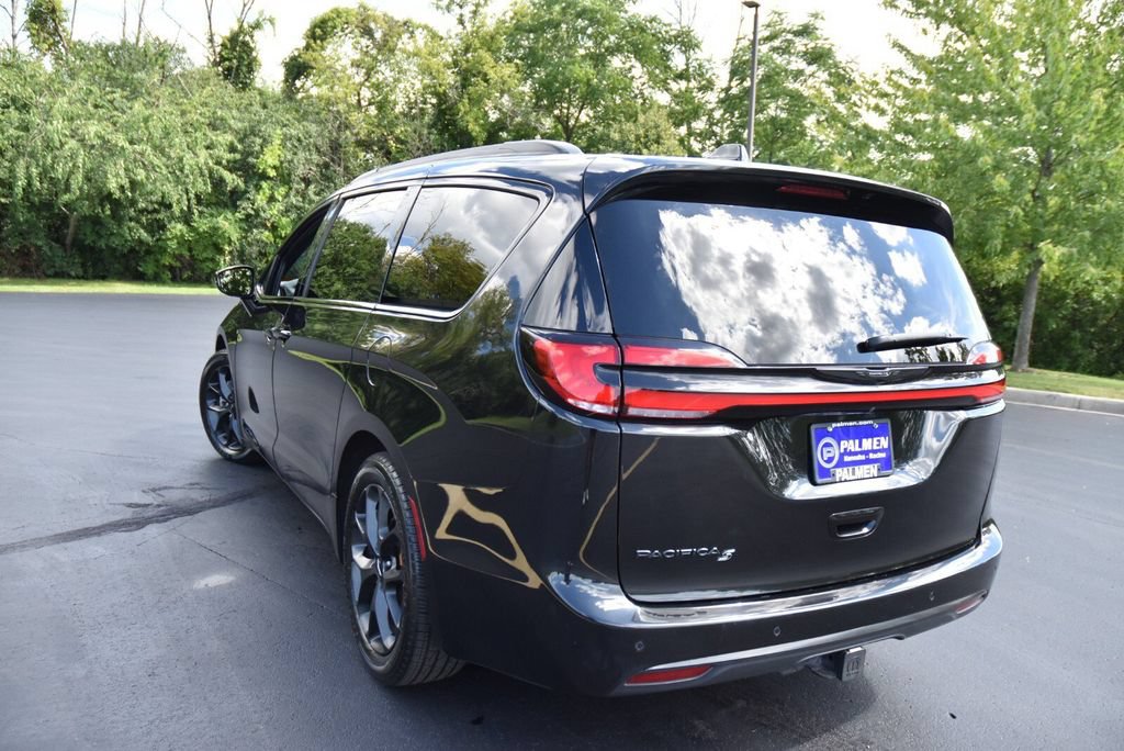 Used 2021 Chrysler Pacifica Touring-L w/ Uconnect Theater Family Group FWD image 7
