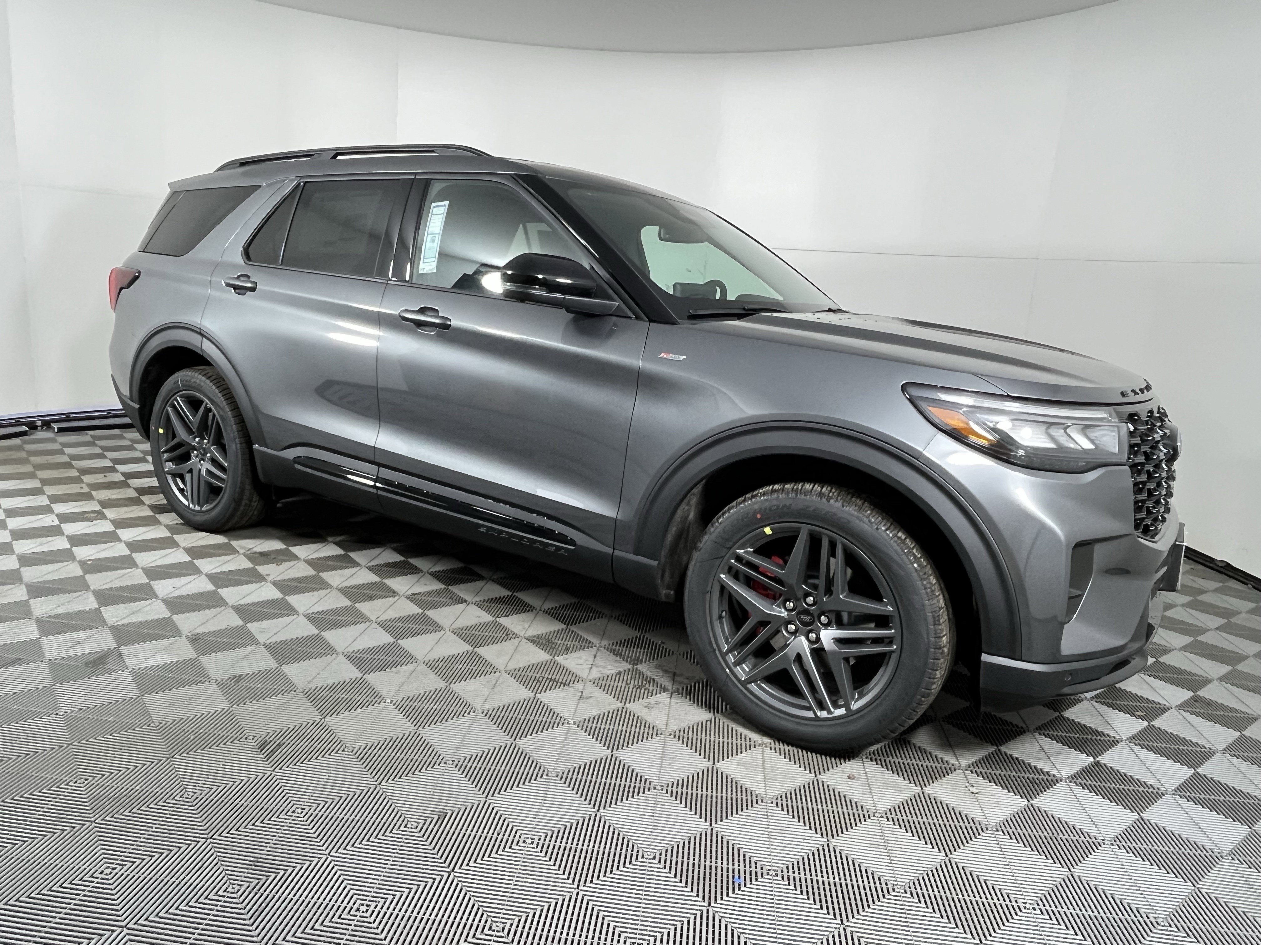 New 2026 Ford Explorer ST-Line w/ ST-Line Street Pack image 7