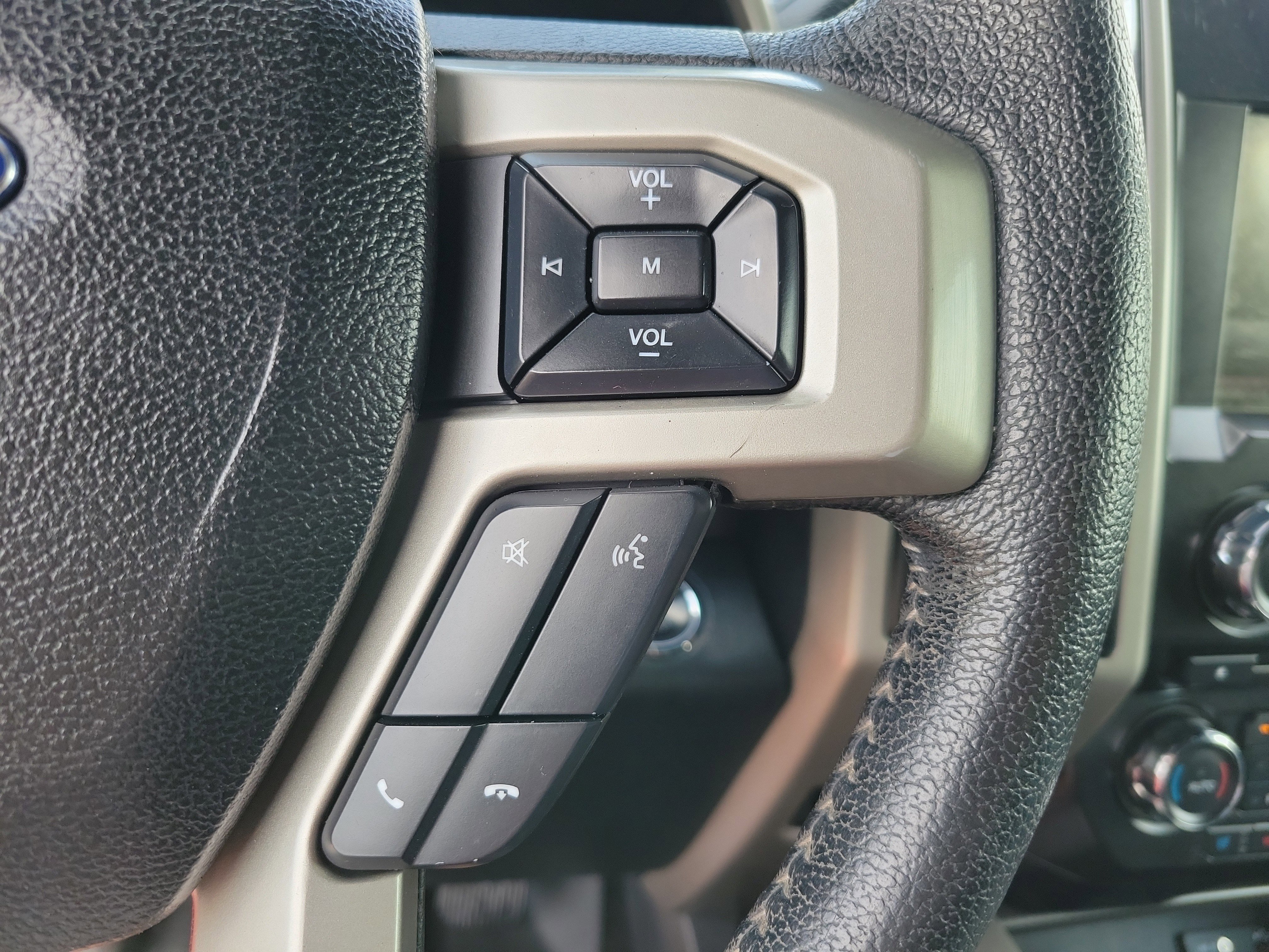 Used 2015 Ford F150 Lariat image 20