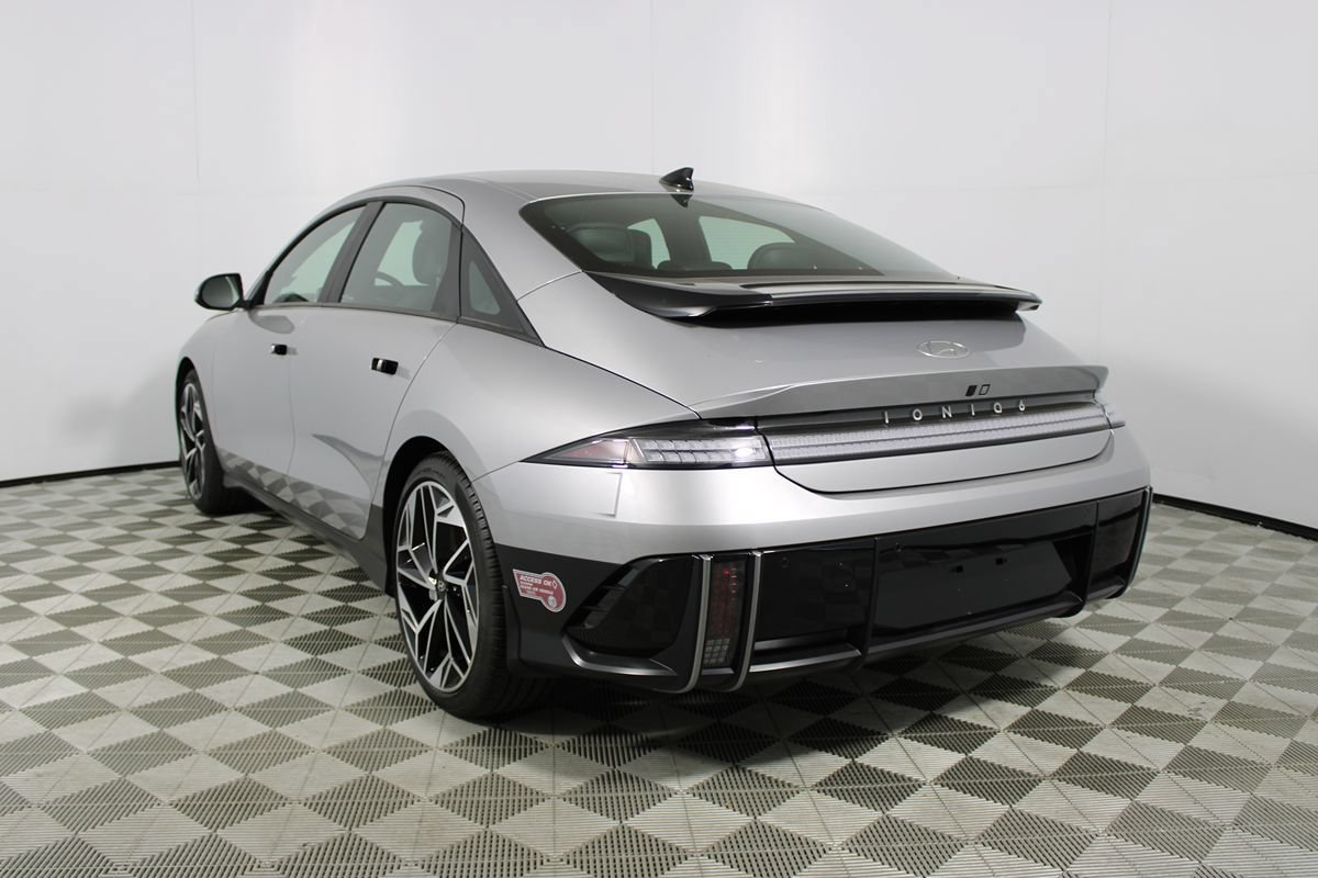 Used 2024 Hyundai Ioniq 6 SEL RWD image 33