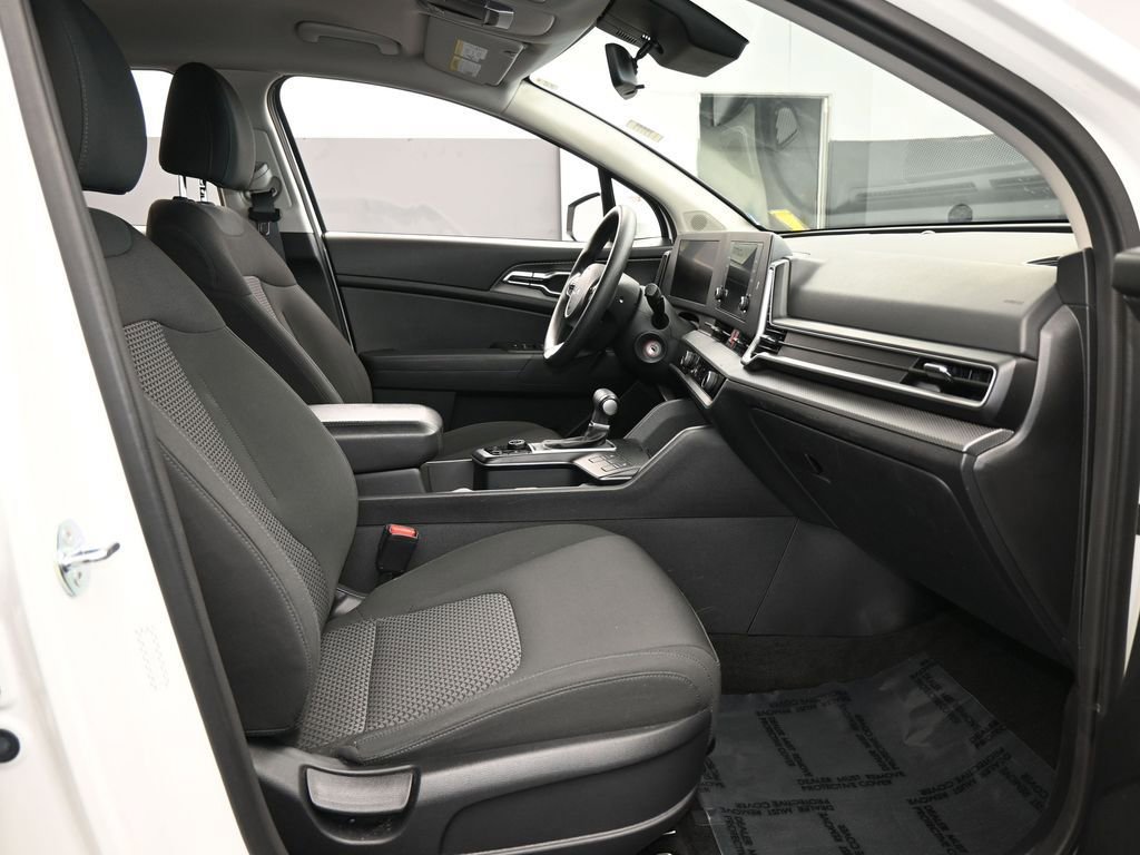 Used 2023 Kia Sportage LX image 42