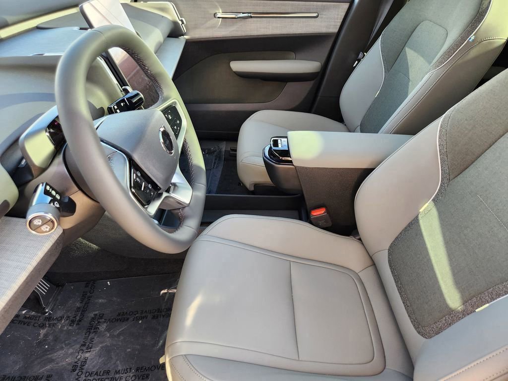 New 2025 Volvo EX30 Plus w/ Protection Package Premier AWD/4WD image 4