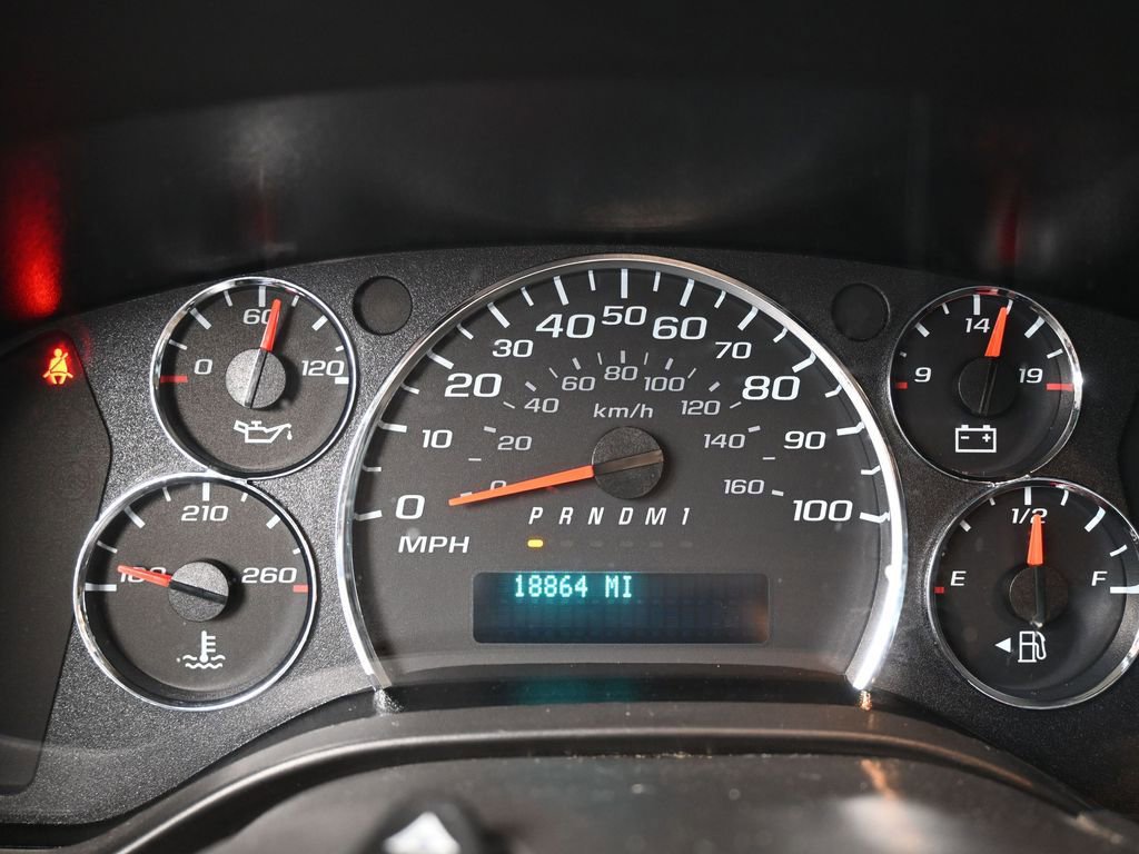 Used 2024 Chevrolet Express 2500 w/ Driver Convenience Package image 26