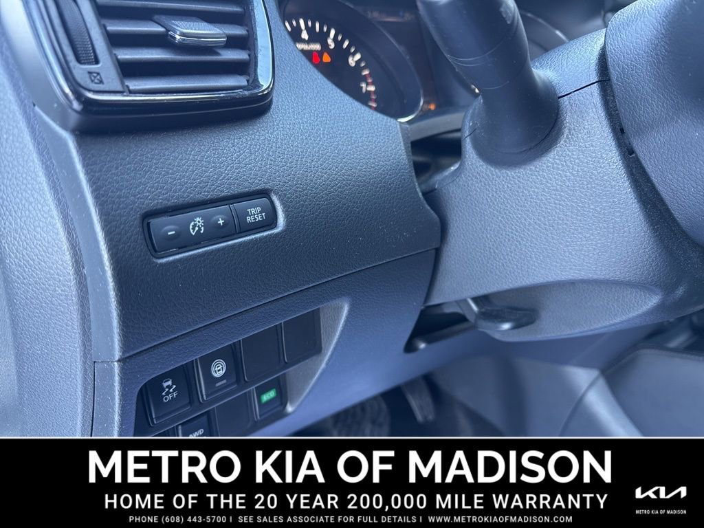 Used 2017 Nissan Rogue Sport SL w/ SL Premium Package image 13