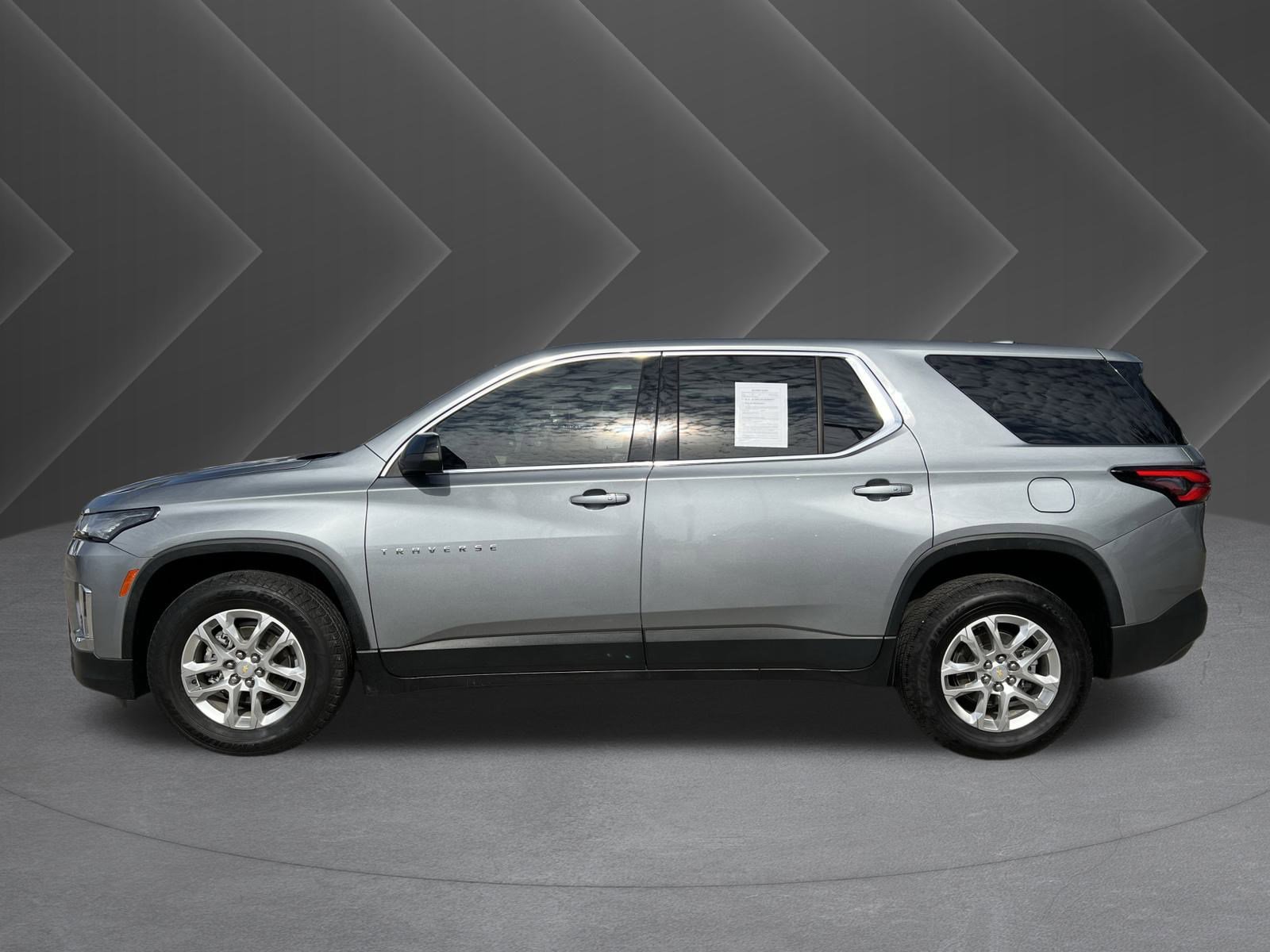 Used 2023 Chevrolet Traverse LS w/ LPO, Cargo Package image 2