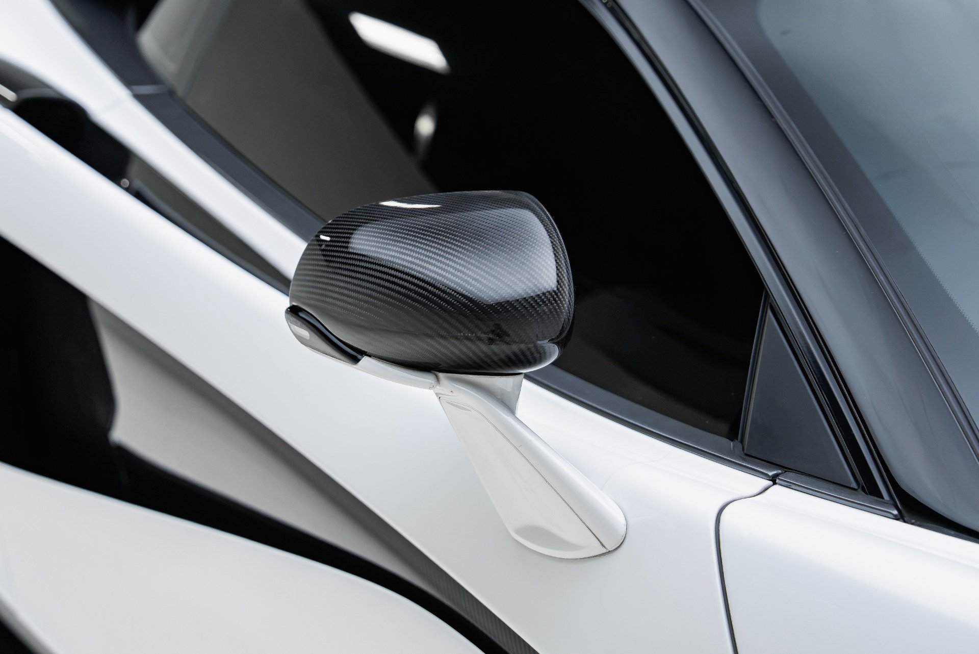 Used 2019 McLaren 600LT RWD image 25