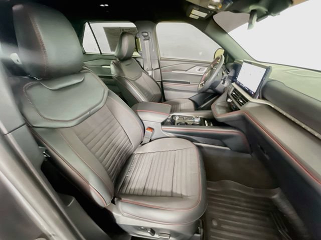 Used 2025 Ford Explorer ST-Line w/ Premium Package RWD image 31