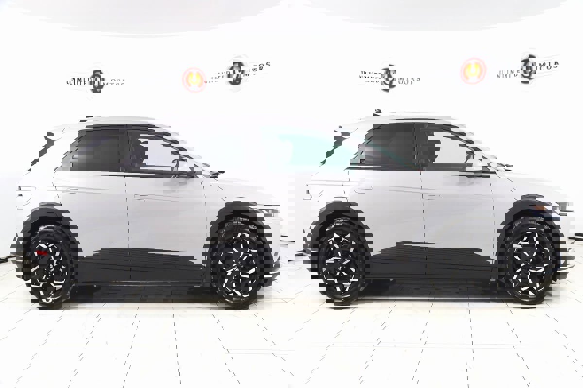 Used 2024 Hyundai Ioniq 5 SEL image 2