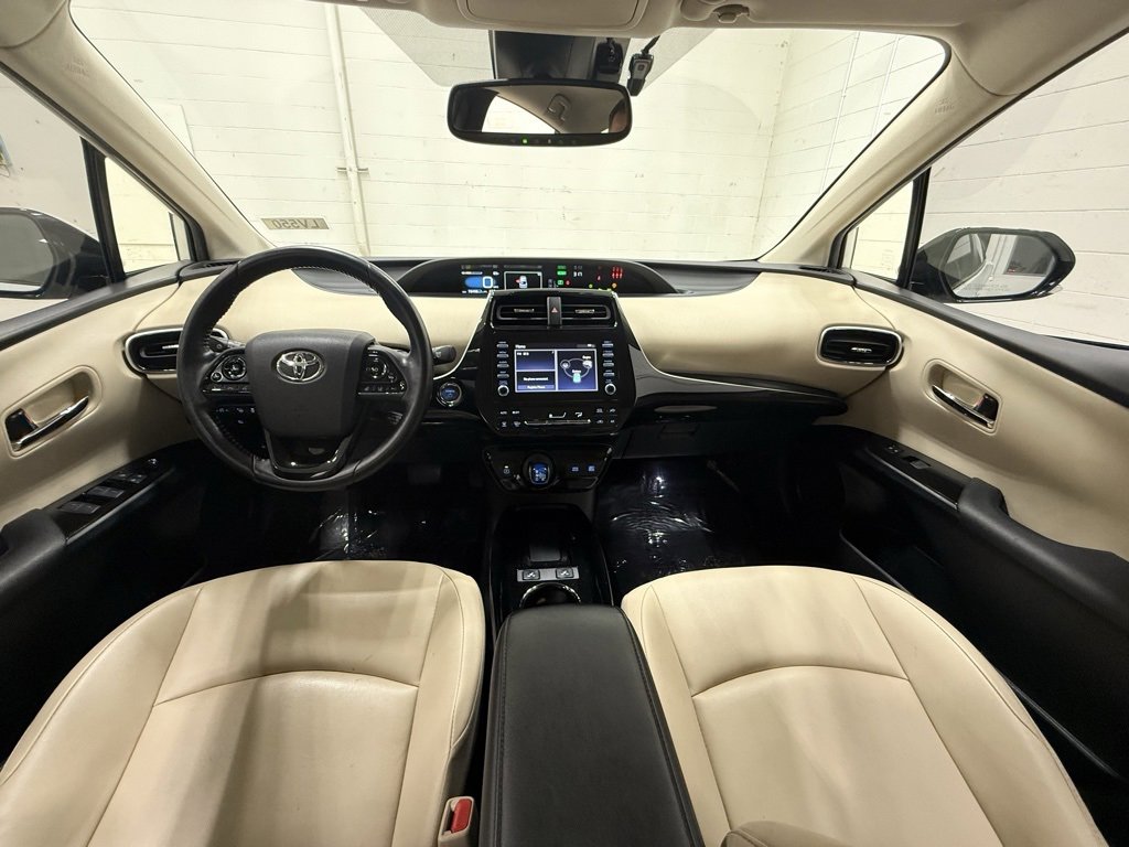 Used 2020 Toyota Prius XLE image 30
