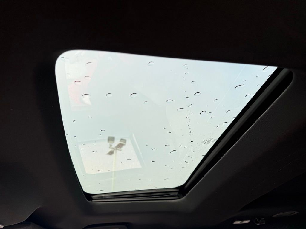 Used 2018 Ford Explorer XLT w/ Equipment Group 202A image 16