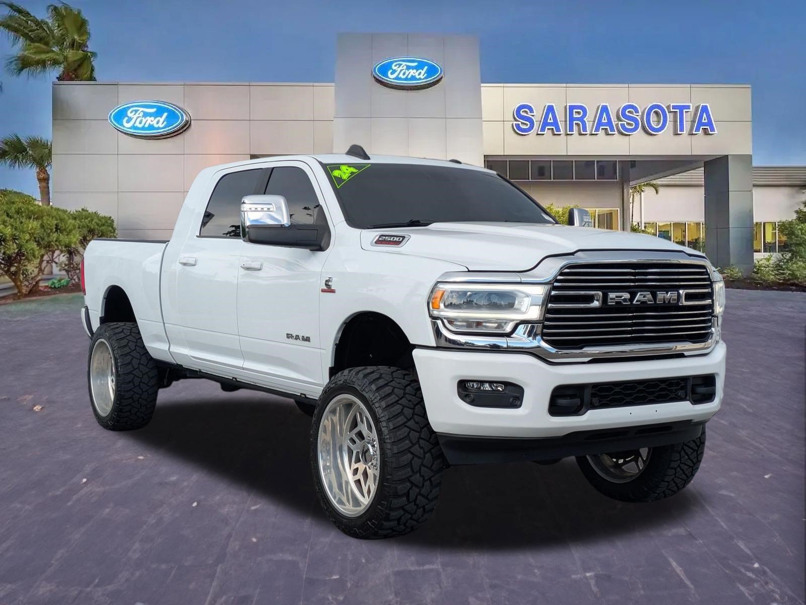 Used 2024 RAM 2500 Laramie AWD/4WD image 1