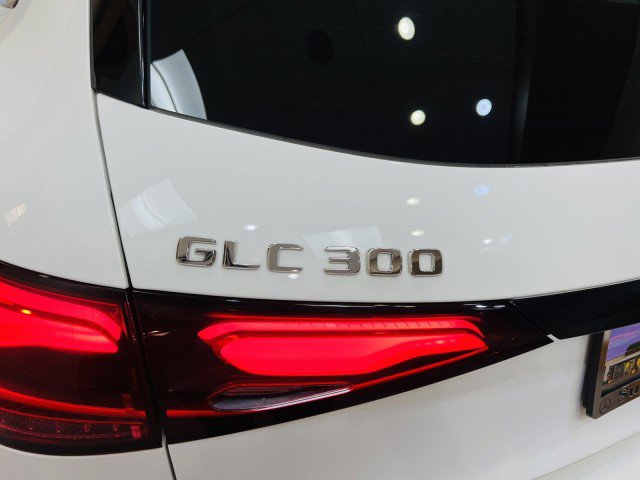 Used 2025 Mercedes-Benz GLC 300 image 6