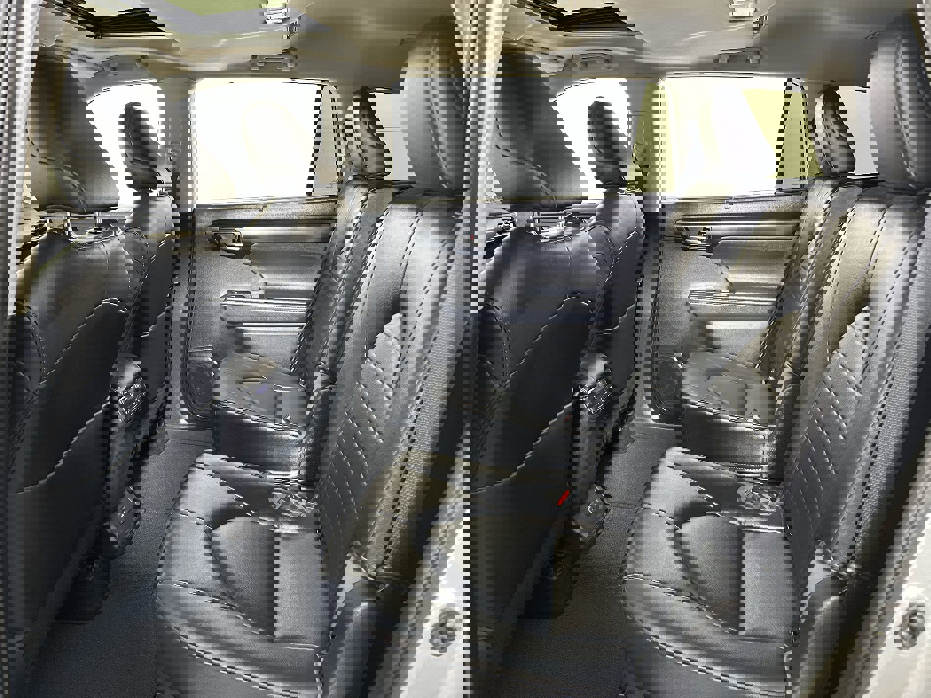 Used 2022 Toyota Highlander XLE image 62